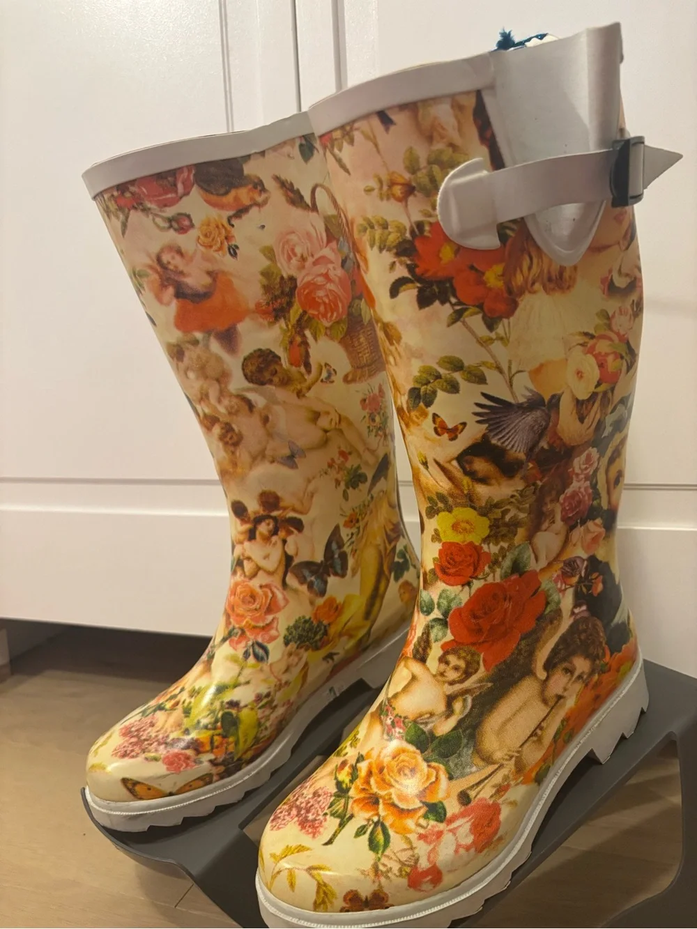 Floral Cherub Rain Boots - Cream Floral
